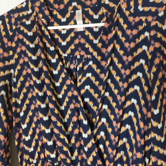 Xhilaration patterned knee length dress size medium - Picture 2 of 10